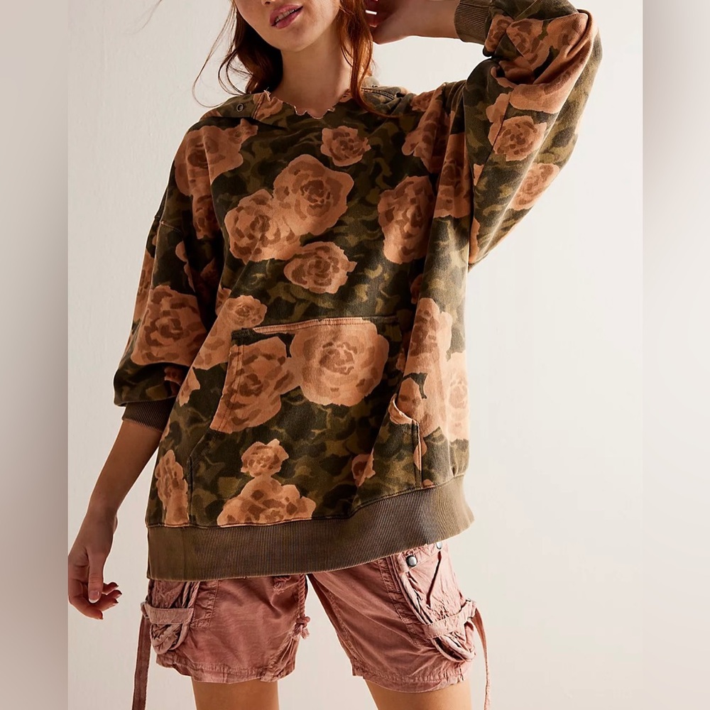 Like New Free People We the Free It’s a Vibe printed hoodie